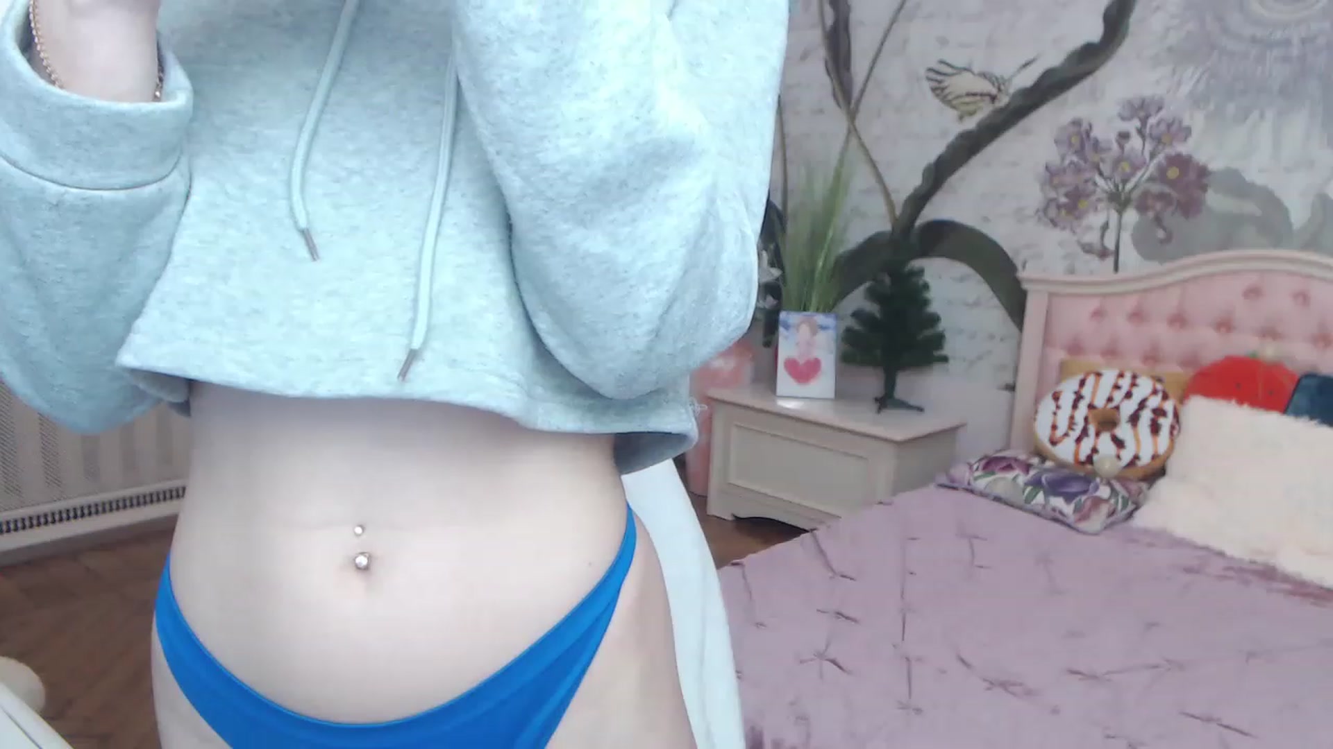 Gallery image thumbnail from Alisha_Norris's myfreecams stream on, 12/19/2022, 09:45 image 15 of 20