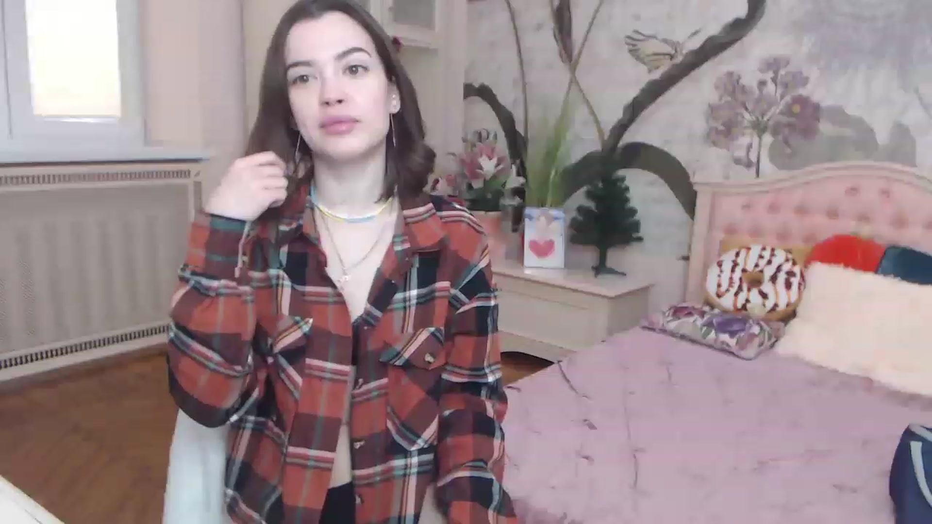 Gallery image thumbnail from Alisha_Norris's myfreecams stream on, 12/20/2022, 09:24 image 15 of 20