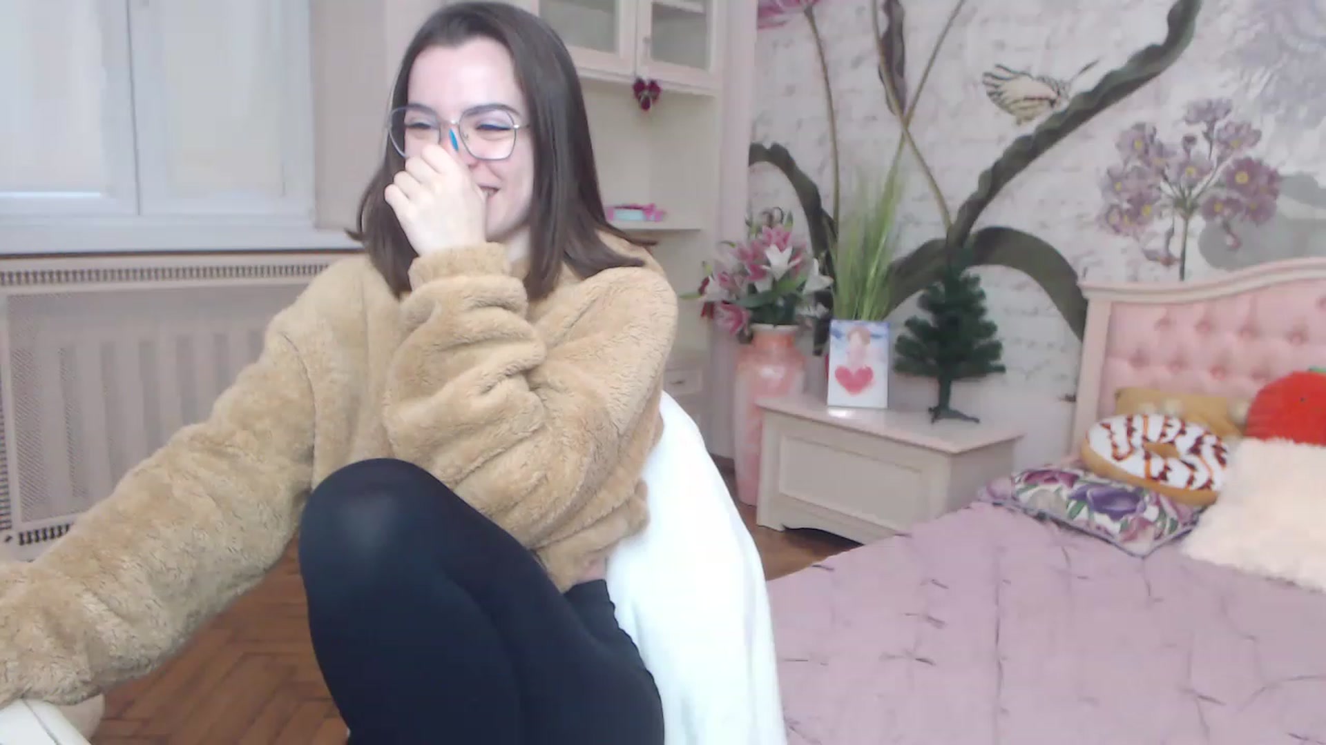 Gallery image thumbnail from Alisha_Norris's myfreecams stream on, 12/24/2022, 11:28 image 8 of 20