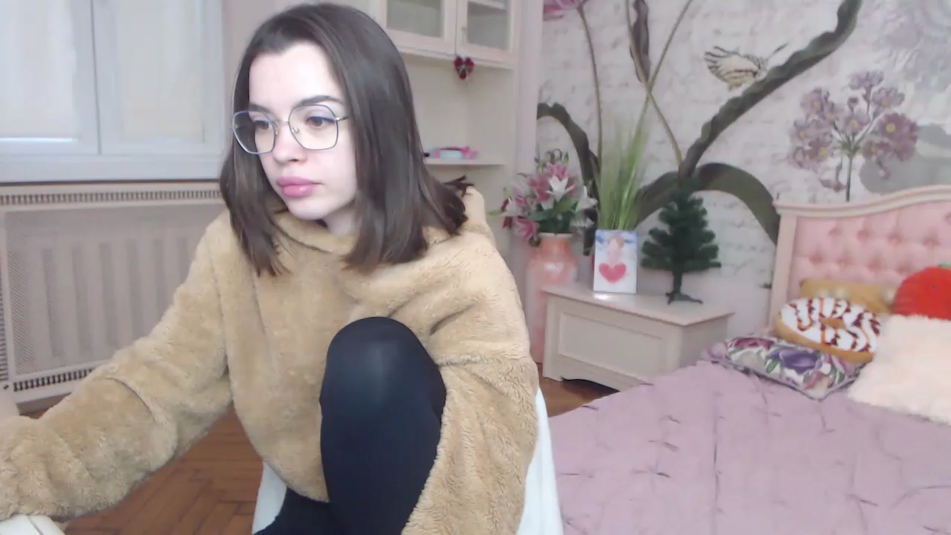Gallery image thumbnail from Alisha_Norris's myfreecams stream on, 12/24/2022, 11:28 image 3 of 20