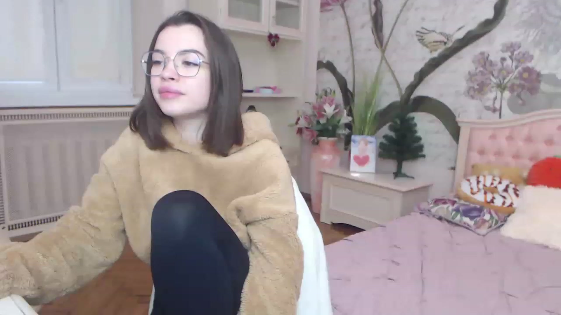 Gallery image thumbnail from Alisha_Norris's myfreecams stream on, 12/24/2022, 11:28 image 9 of 20