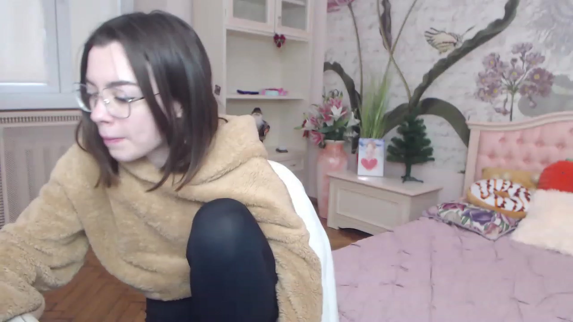 Gallery image thumbnail from Alisha_Norris's myfreecams stream on, 12/24/2022, 11:28 image 12 of 20