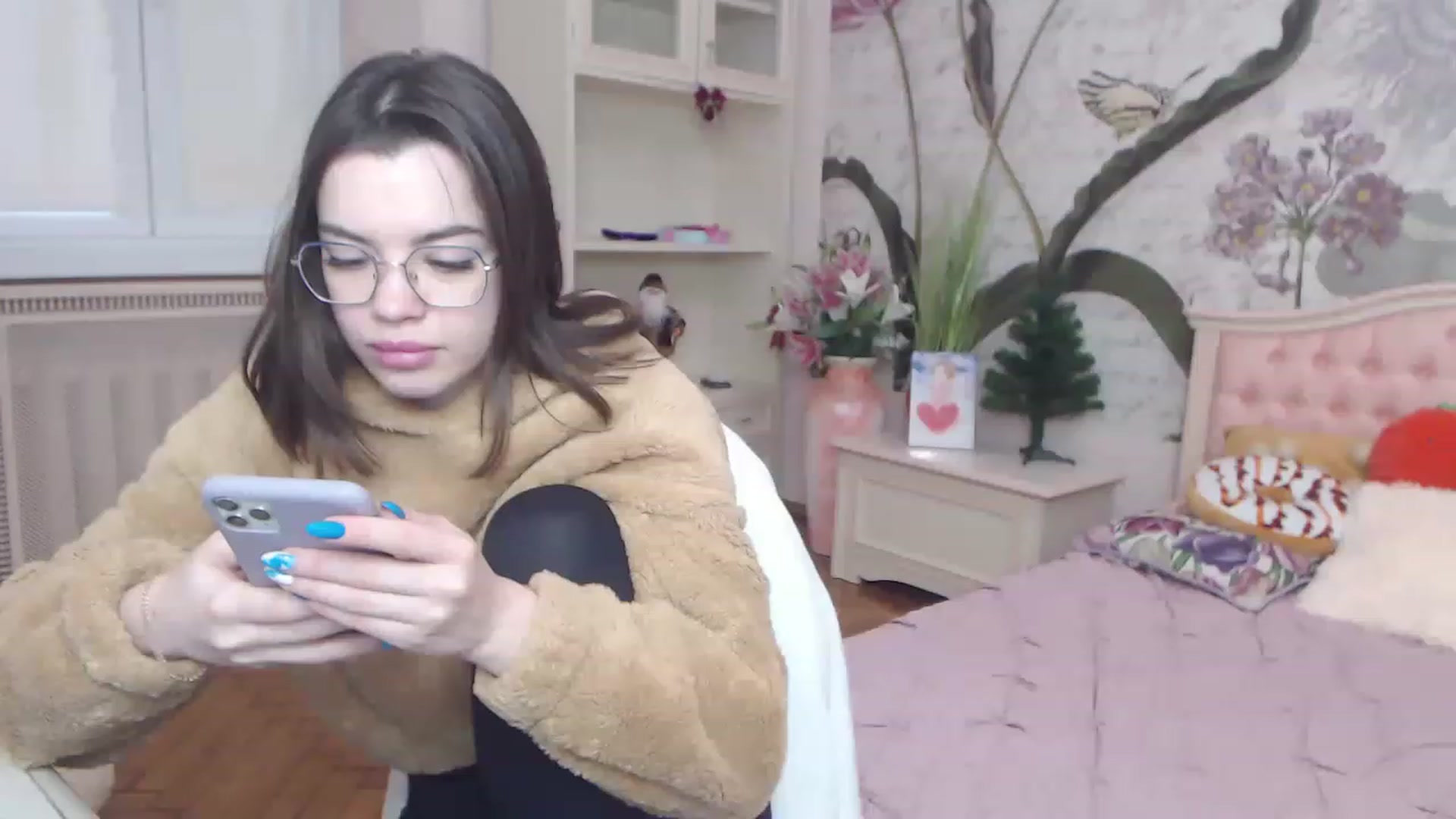 Gallery image thumbnail from Alisha_Norris's myfreecams stream on, 12/24/2022, 11:28 image 19 of 20