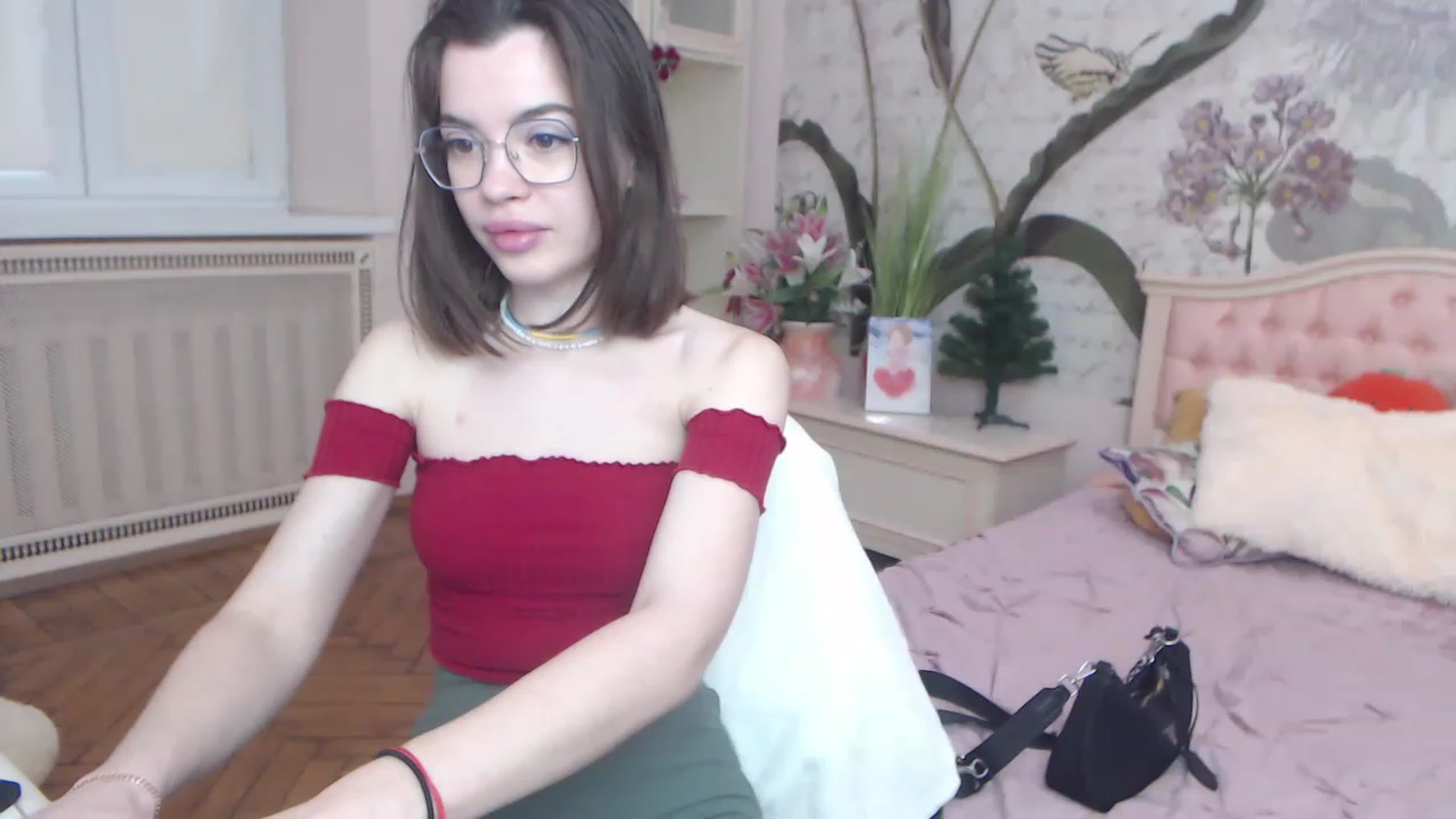 Gallery image thumbnail from Alisha_Norris's myfreecams stream on, 12/25/2022, 10:08 image 5 of 20