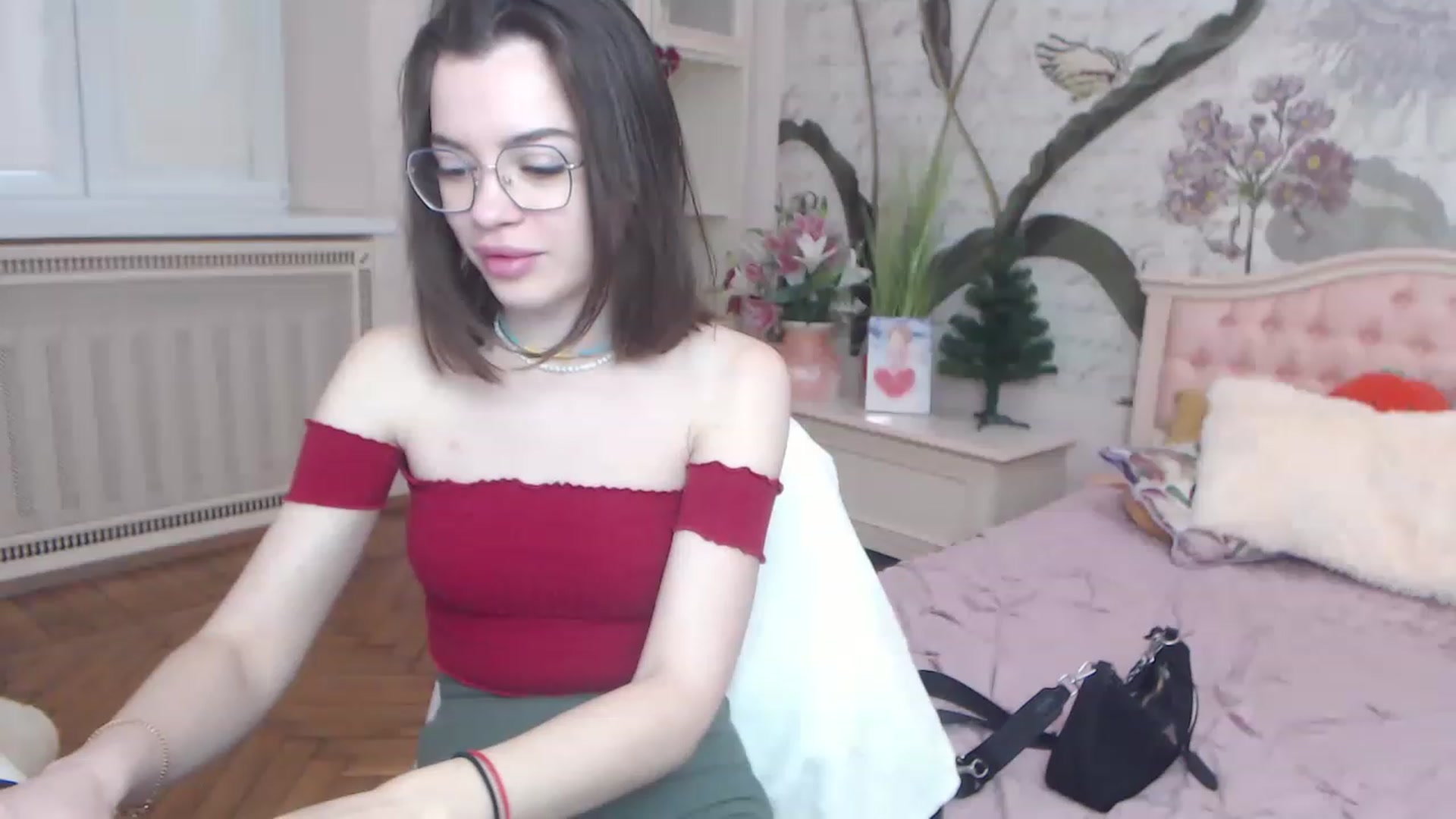 Gallery image thumbnail from Alisha_Norris's myfreecams stream on, 12/25/2022, 10:08 image 4 of 20