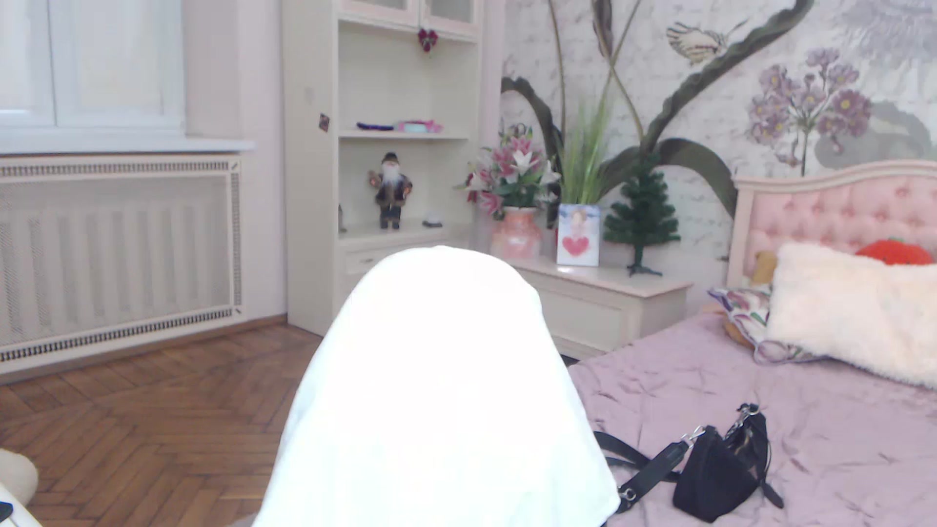 Gallery image thumbnail from Alisha_Norris's myfreecams stream on, 12/25/2022, 10:08 image 10 of 20