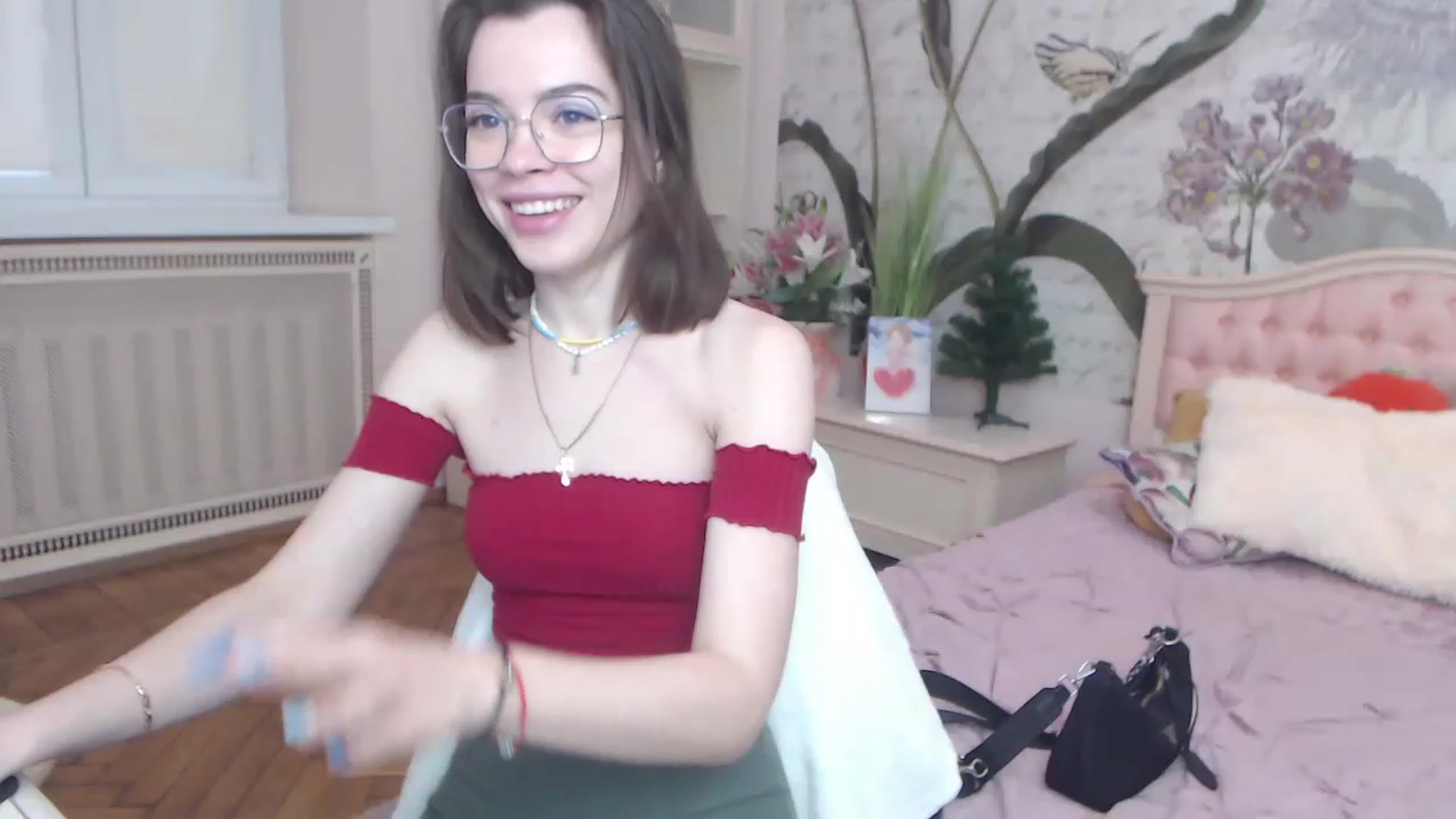 Gallery image thumbnail from Alisha_Norris's myfreecams stream on, 12/25/2022, 10:08 image 14 of 20
