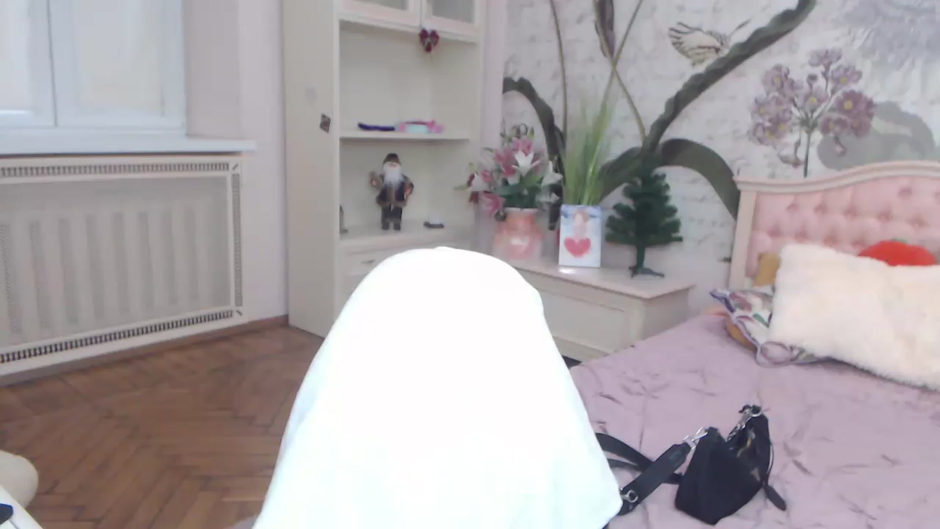 Gallery image thumbnail from Alisha_Norris's myfreecams stream on, 12/25/2022, 10:08 image 9 of 20