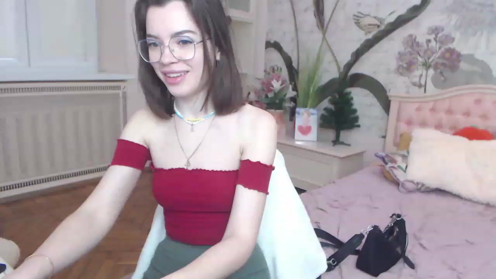 Gallery image thumbnail from Alisha_Norris's myfreecams stream on, 12/25/2022, 10:08 image 15 of 20