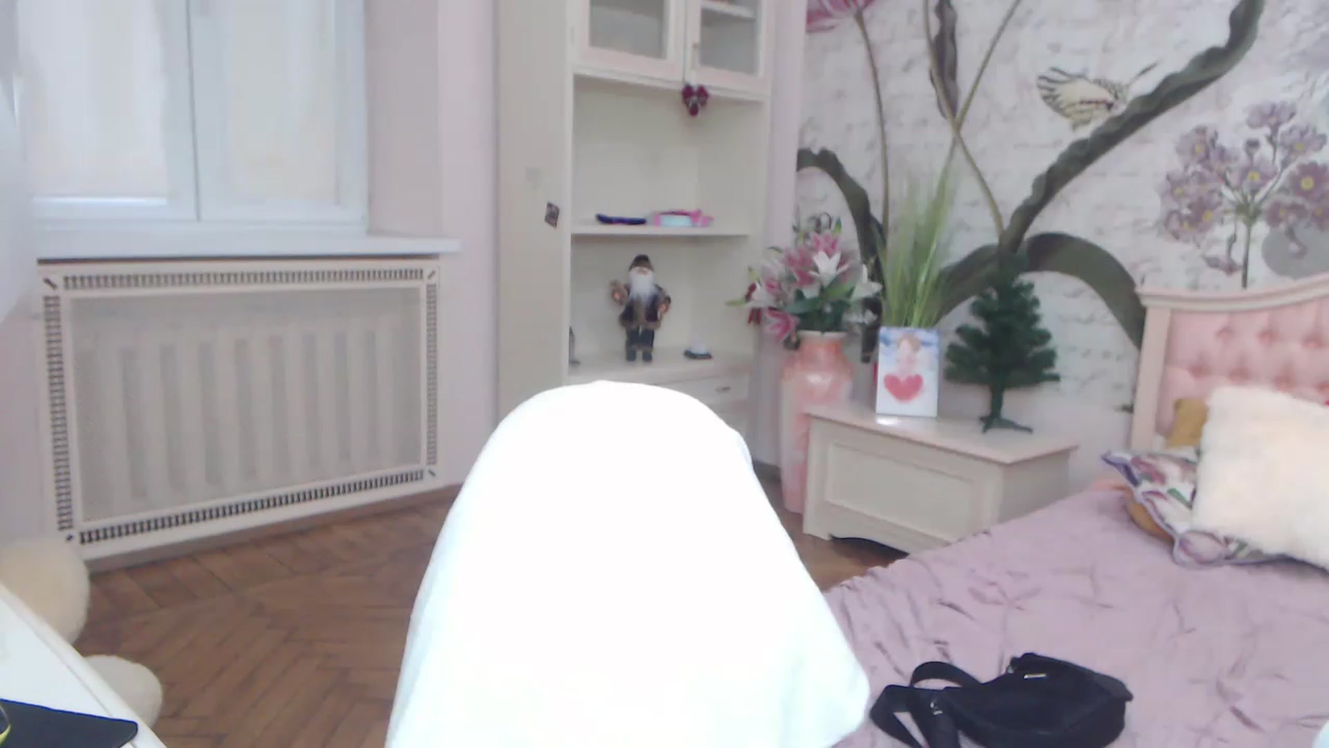 Gallery image thumbnail from Alisha_Norris's myfreecams stream on, 12/25/2022, 11:00 image 14 of 20