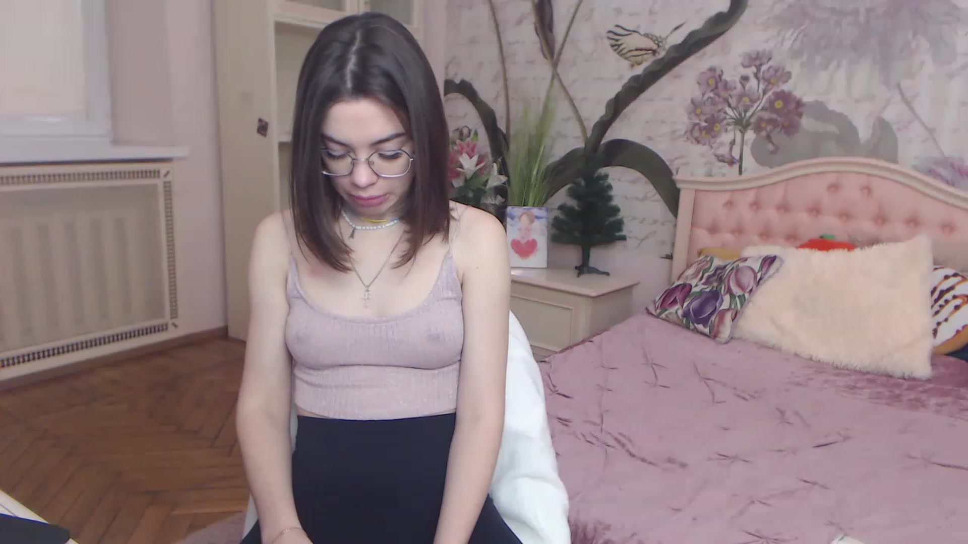 Gallery image thumbnail from Alisha_Norris's myfreecams stream on, 12/26/2022, 11:38 image 5 of 20
