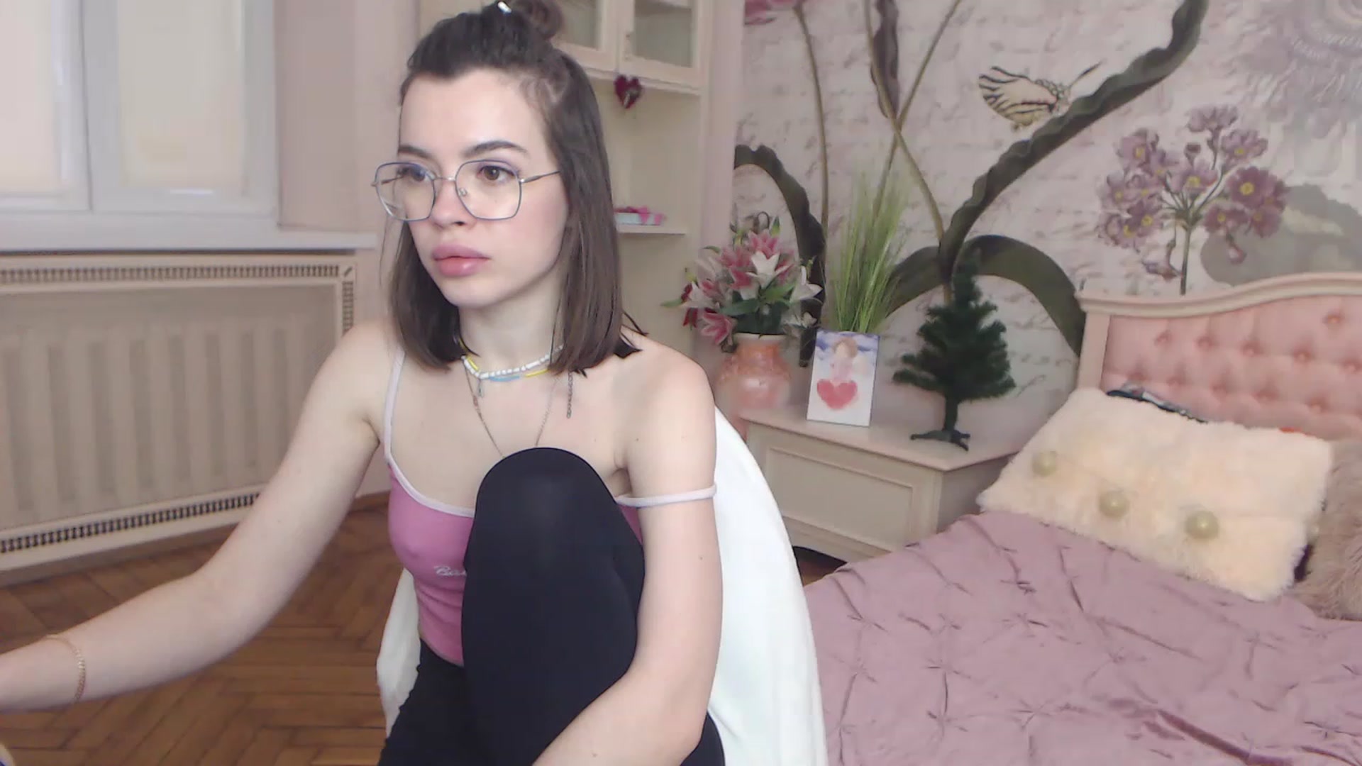 Gallery image thumbnail from Alisha_Norris's myfreecams stream on, 12/31/2022, 12:38 image 3 of 20