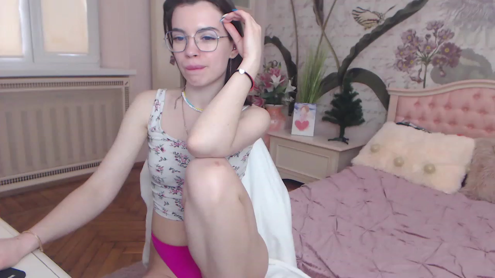 Gallery image thumbnail from Alisha_Norris's myfreecams stream on, 01/02/2023, 12:02 image 7 of 20