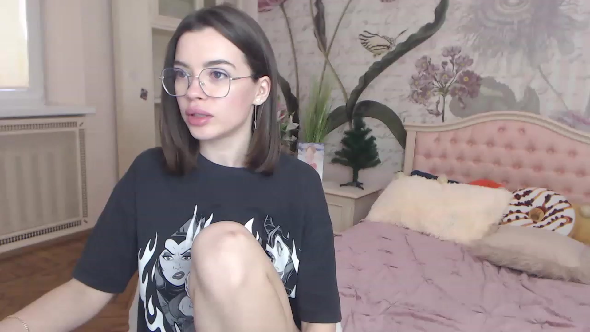Gallery image thumbnail from Alisha_Norris's myfreecams stream on, 01/08/2023, 11:53 image 3 of 20