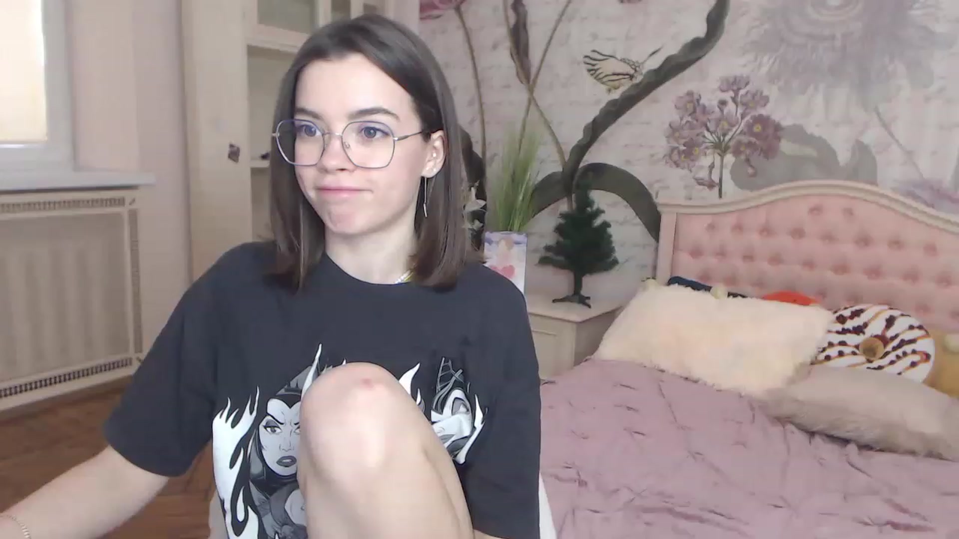 Gallery image thumbnail from Alisha_Norris's myfreecams stream on, 01/08/2023, 11:53 image 5 of 20
