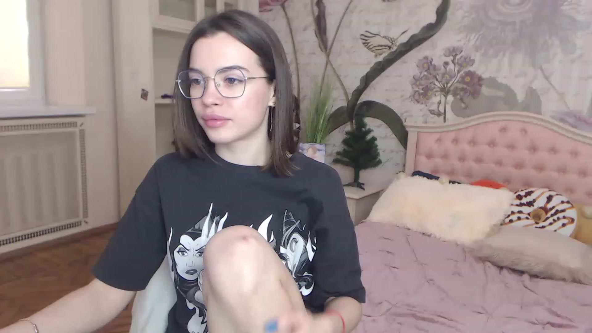 Gallery image thumbnail from Alisha_Norris's myfreecams stream on, 01/08/2023, 11:53 image 15 of 20