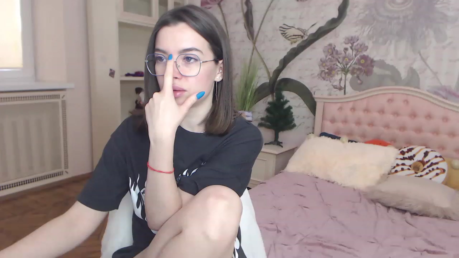 Gallery image thumbnail from Alisha_Norris's myfreecams stream on, 01/08/2023, 11:53 image 8 of 20