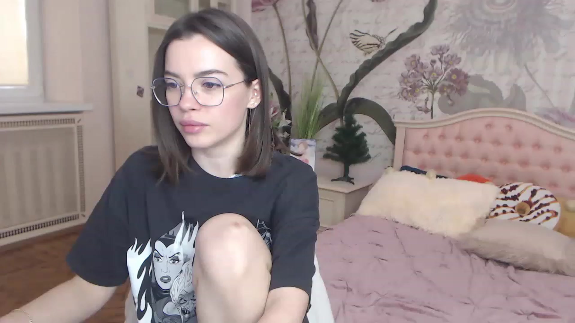 Gallery image thumbnail from Alisha_Norris's myfreecams stream on, 01/08/2023, 11:53 image 7 of 20