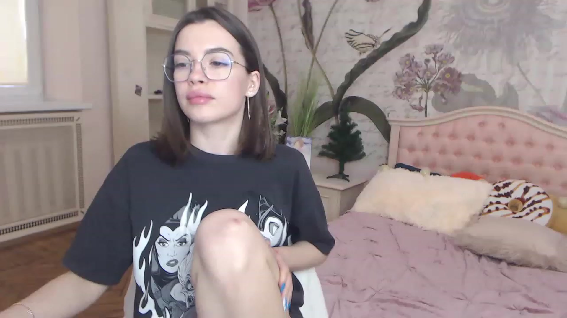 Gallery image thumbnail from Alisha_Norris's myfreecams stream on, 01/08/2023, 11:53 image 2 of 20