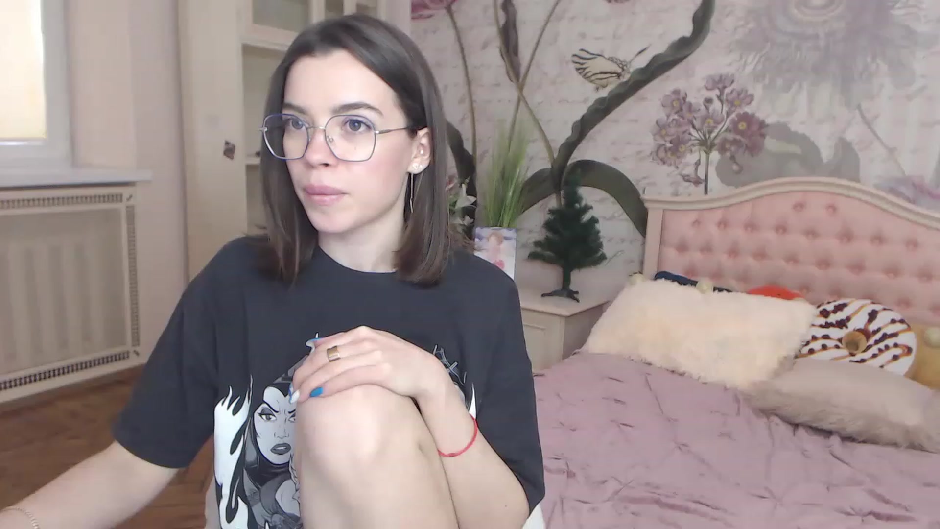 Gallery image thumbnail from Alisha_Norris's myfreecams stream on, 01/08/2023, 11:53 image 6 of 20