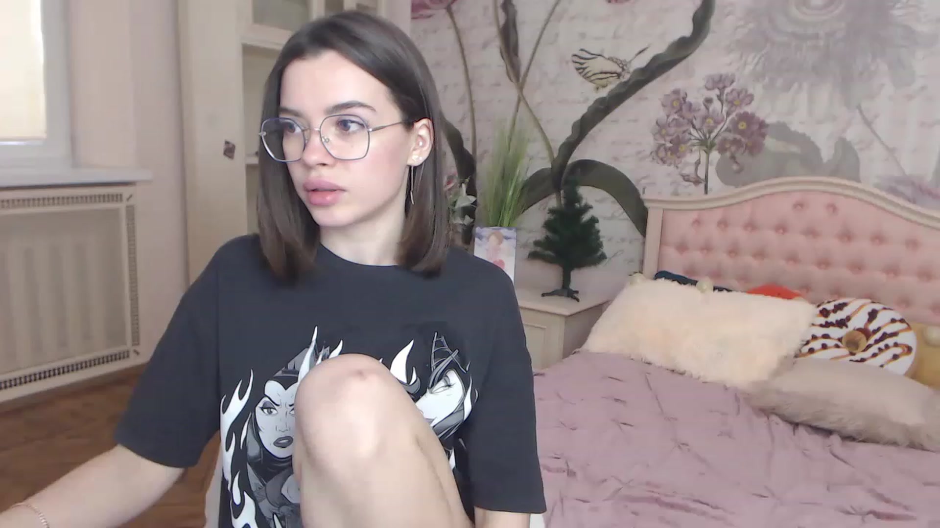 Gallery image thumbnail from Alisha_Norris's myfreecams stream on, 01/08/2023, 11:53 image 4 of 20