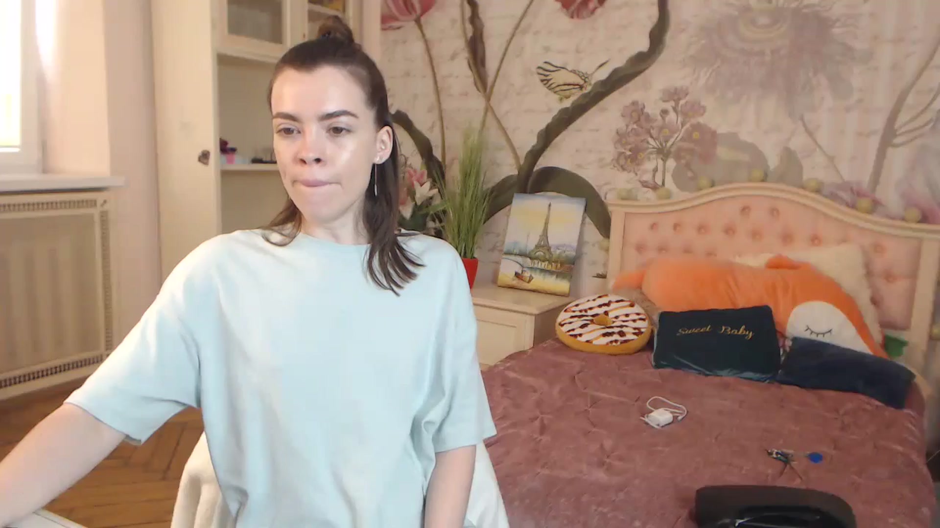 Gallery image thumbnail from Alisha_Norris's myfreecams stream on, 06/16/2024, 09:23 image 2 of 20