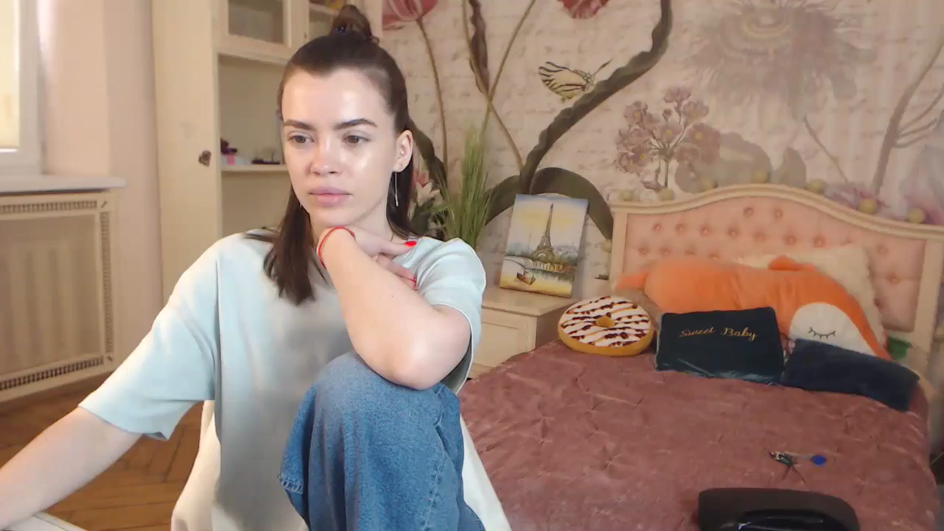 Gallery image thumbnail from Alisha_Norris's myfreecams stream on, 06/16/2024, 09:23 image 19 of 20