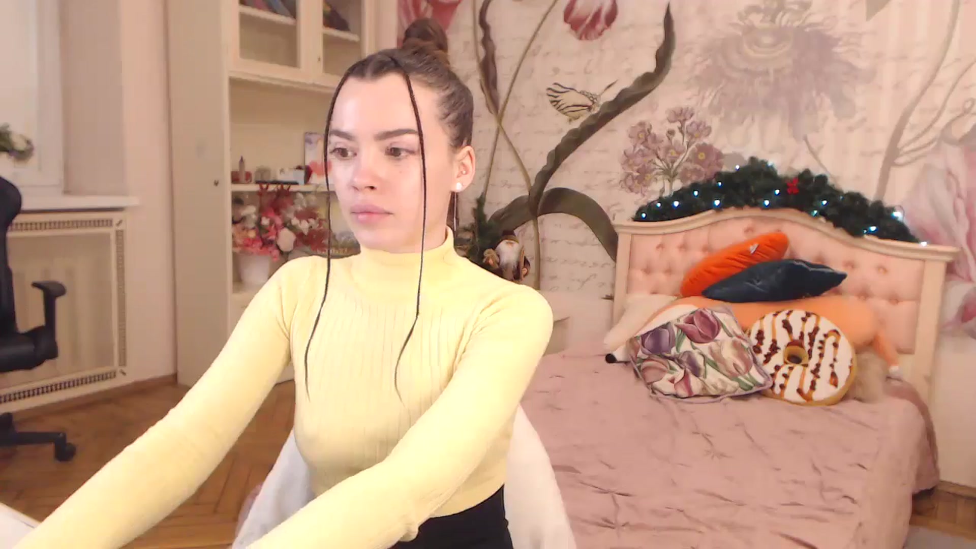 Gallery image thumbnail from Alisha_Norris's myfreecams stream on, 12/30/2024, 10:26 image 11 of 20