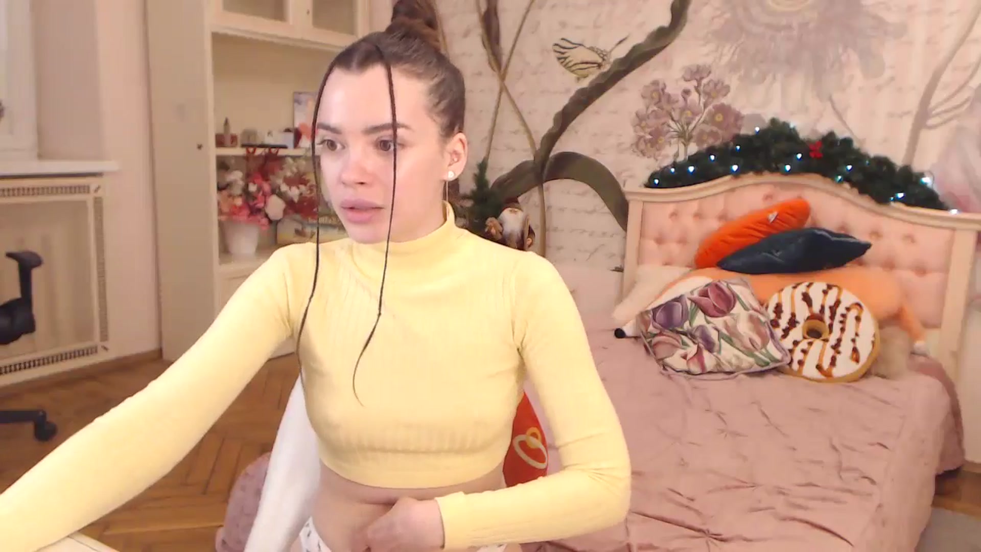 Gallery image thumbnail from Alisha_Norris's myfreecams stream on, 12/30/2024, 11:37 image 7 of 20