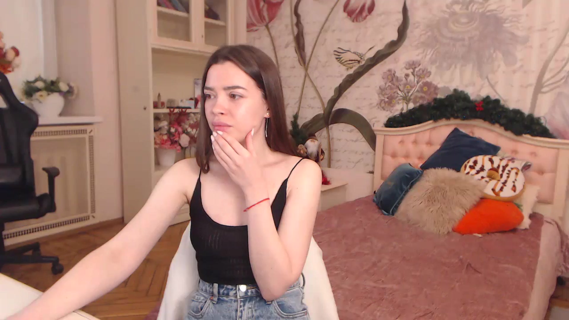 Gallery image thumbnail from Alisha_Norris's myfreecams stream on, 01/03/2025, 10:04 image 15 of 20