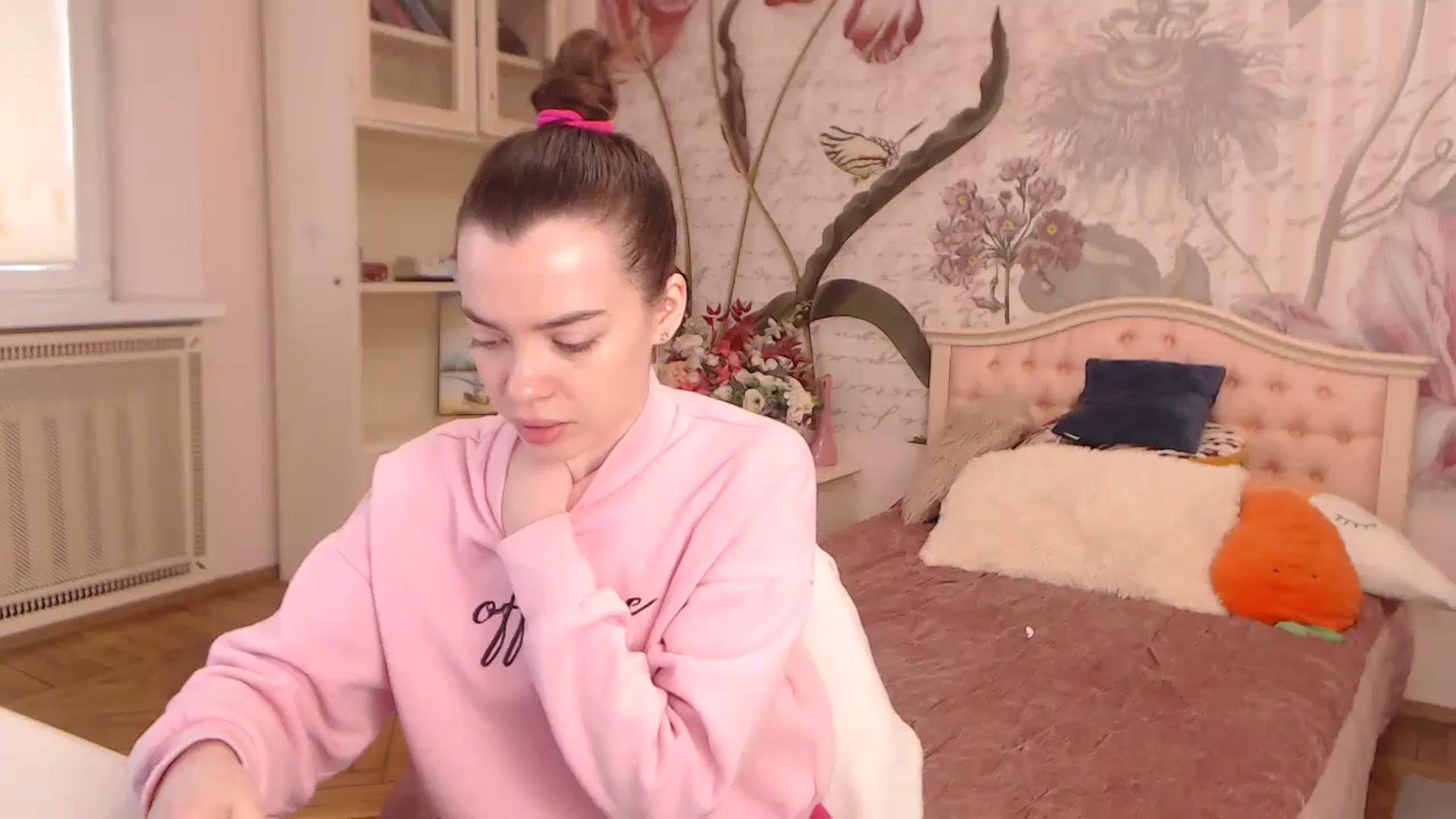 Gallery image thumbnail from Alisha_Norris's myfreecams stream on, 02/03/2025, 10:21 image 10 of 20