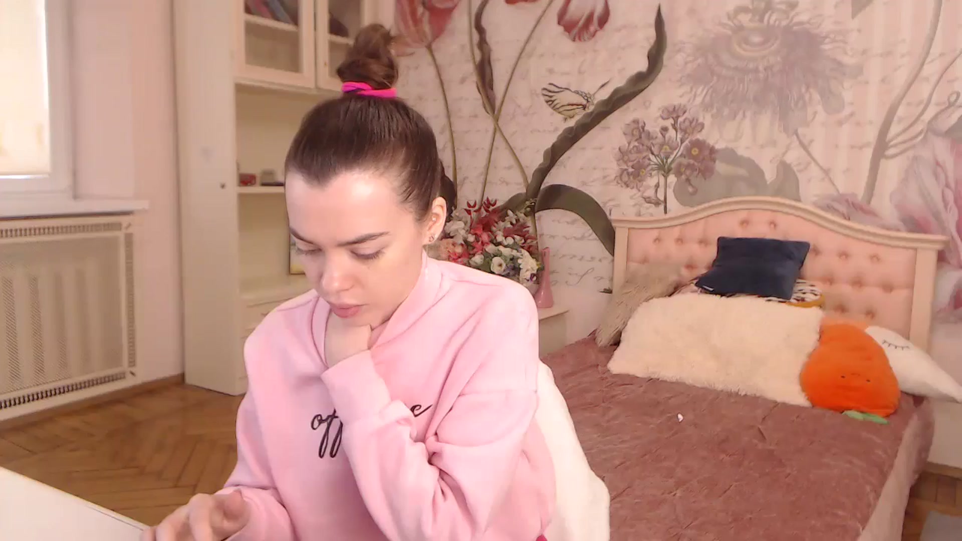 Gallery image thumbnail from Alisha_Norris's myfreecams stream on, 02/03/2025, 10:21 image 9 of 20