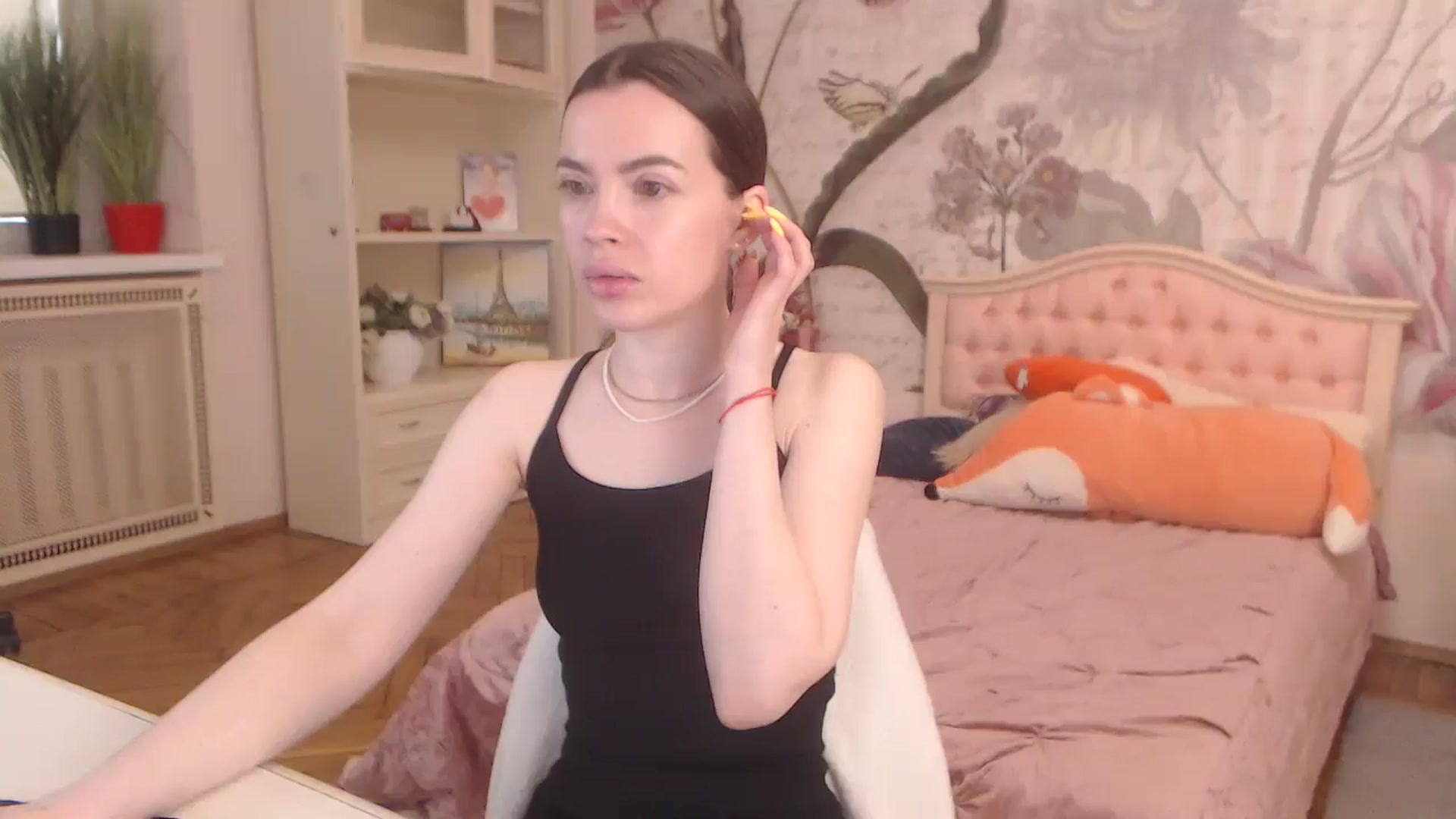 Gallery image thumbnail from Alisha_Norris's myfreecams stream on, 05/06/2025, 08:00 image 20 of 20