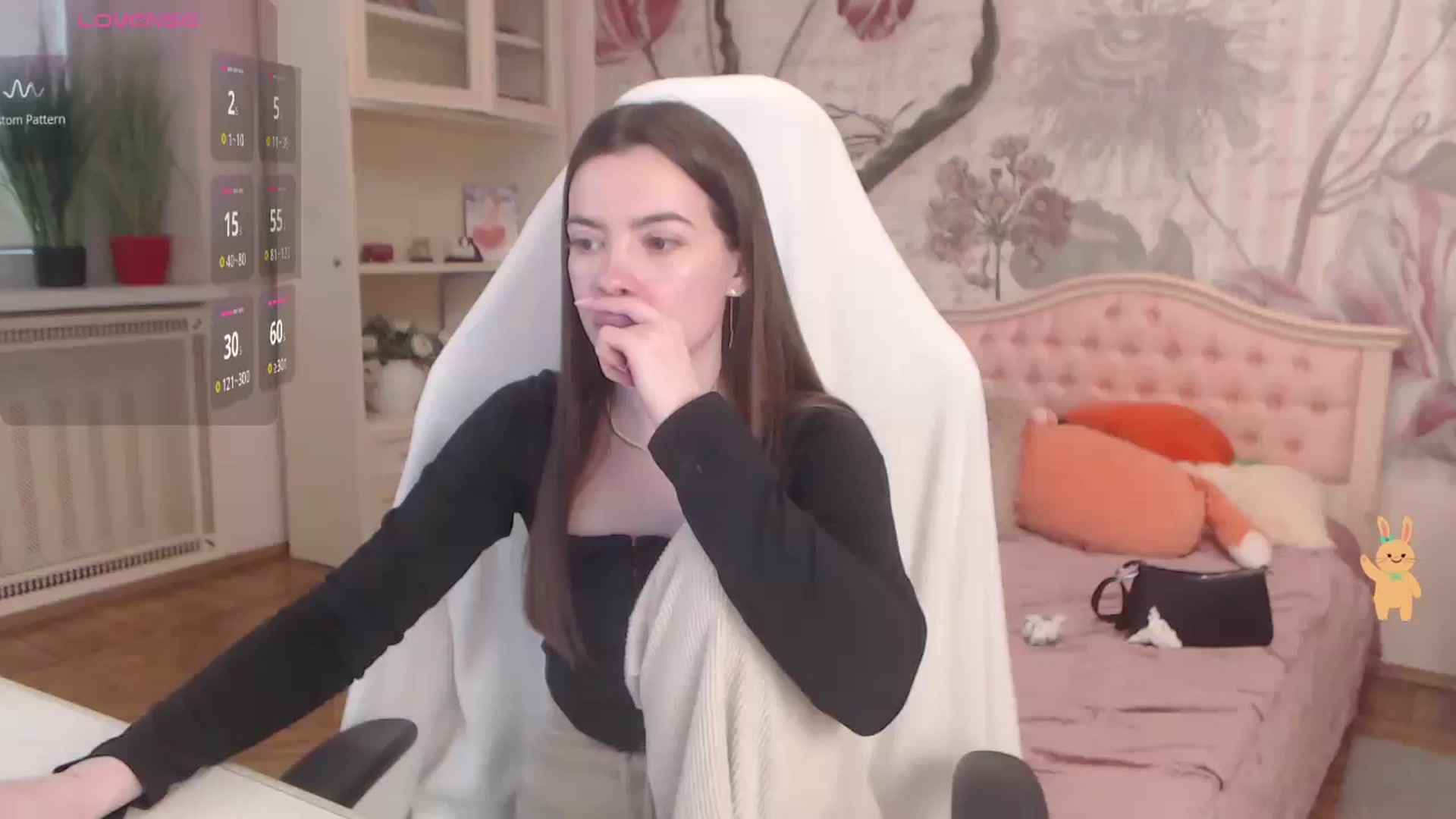 Gallery image thumbnail from Alisha_Norris's myfreecams stream on, 05/16/2025, 09:04 image 12 of 20