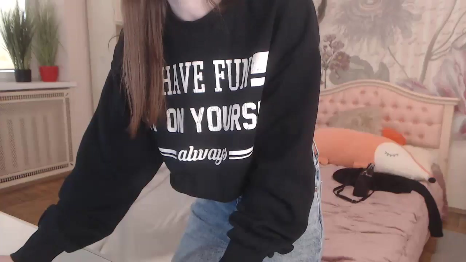 Gallery image thumbnail from Alisha_Norris's myfreecams stream on, 05/19/2025, 08:05 image 17 of 20