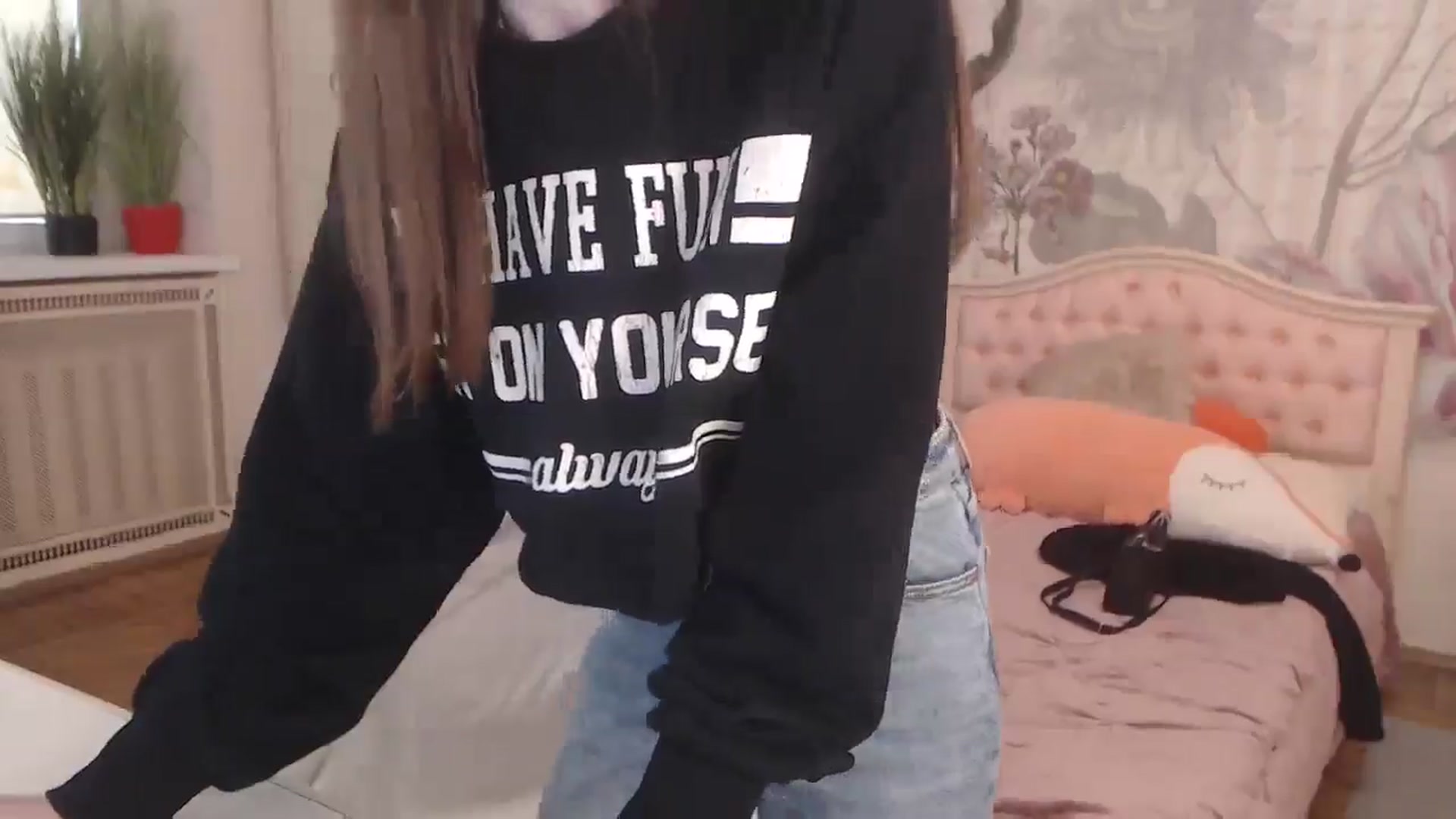 Gallery image thumbnail from Alisha_Norris's myfreecams stream on, 05/19/2025, 08:05 image 16 of 20