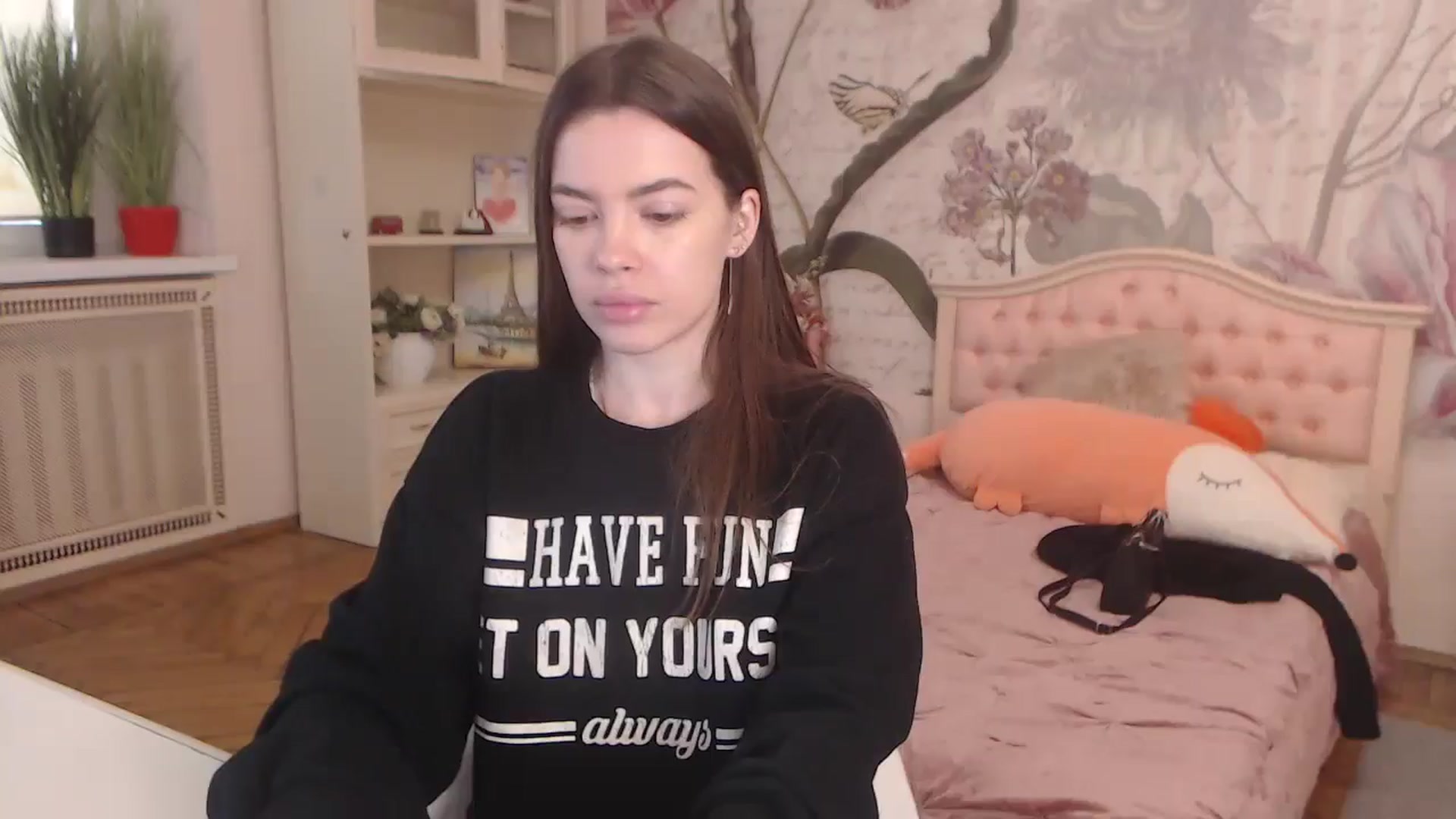 Gallery image thumbnail from Alisha_Norris's myfreecams stream on, 05/19/2025, 08:05 image 1 of 20