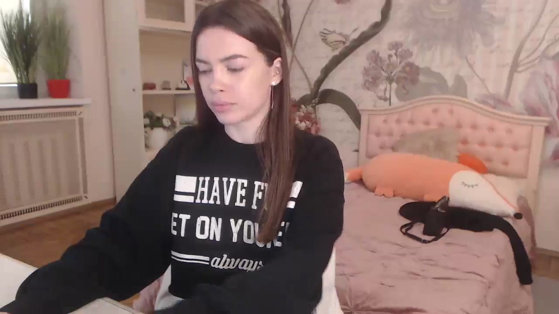 Gallery image thumbnail from Alisha_Norris's myfreecams stream on, 05/19/2025, 08:57 image 5 of 20