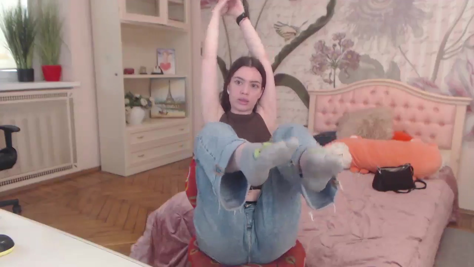 Gallery image thumbnail from Alisha_Norris's myfreecams stream on, 05/26/2025, 08:44 image 15 of 20