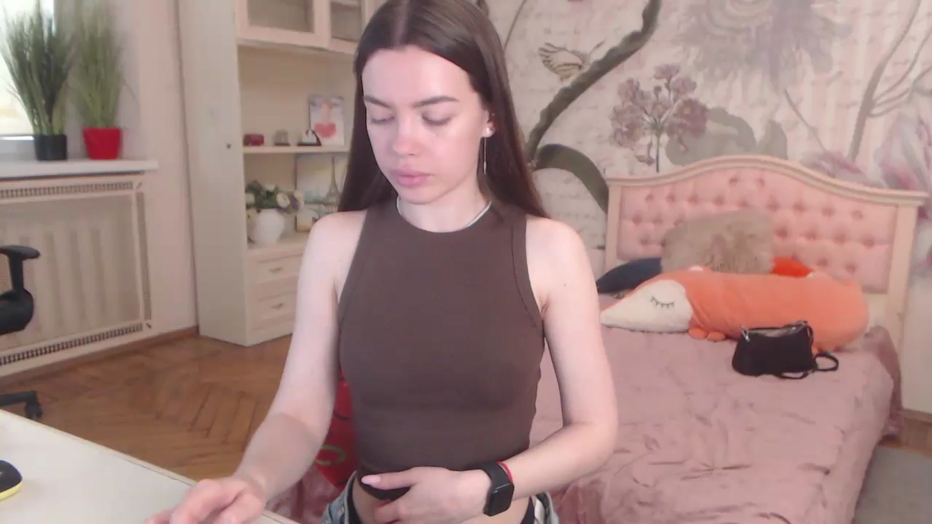 Gallery image thumbnail from Alisha_Norris's myfreecams stream on, 05/26/2025, 08:44 image 13 of 20