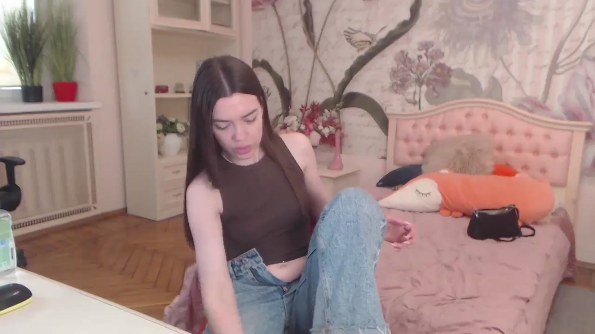 Gallery image thumbnail from Alisha_Norris's myfreecams stream on, 05/26/2025, 08:44 image 5 of 20