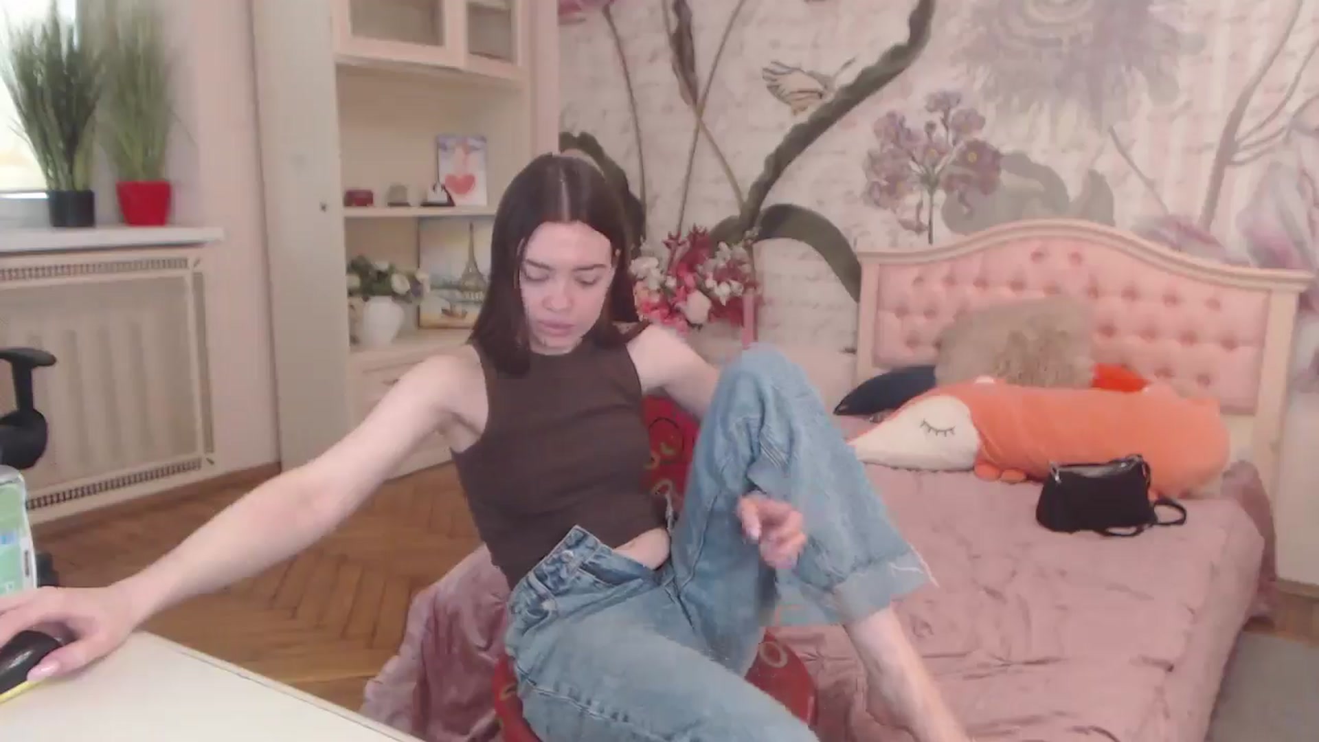 Gallery image thumbnail from Alisha_Norris's myfreecams stream on, 05/26/2025, 08:44 image 4 of 20