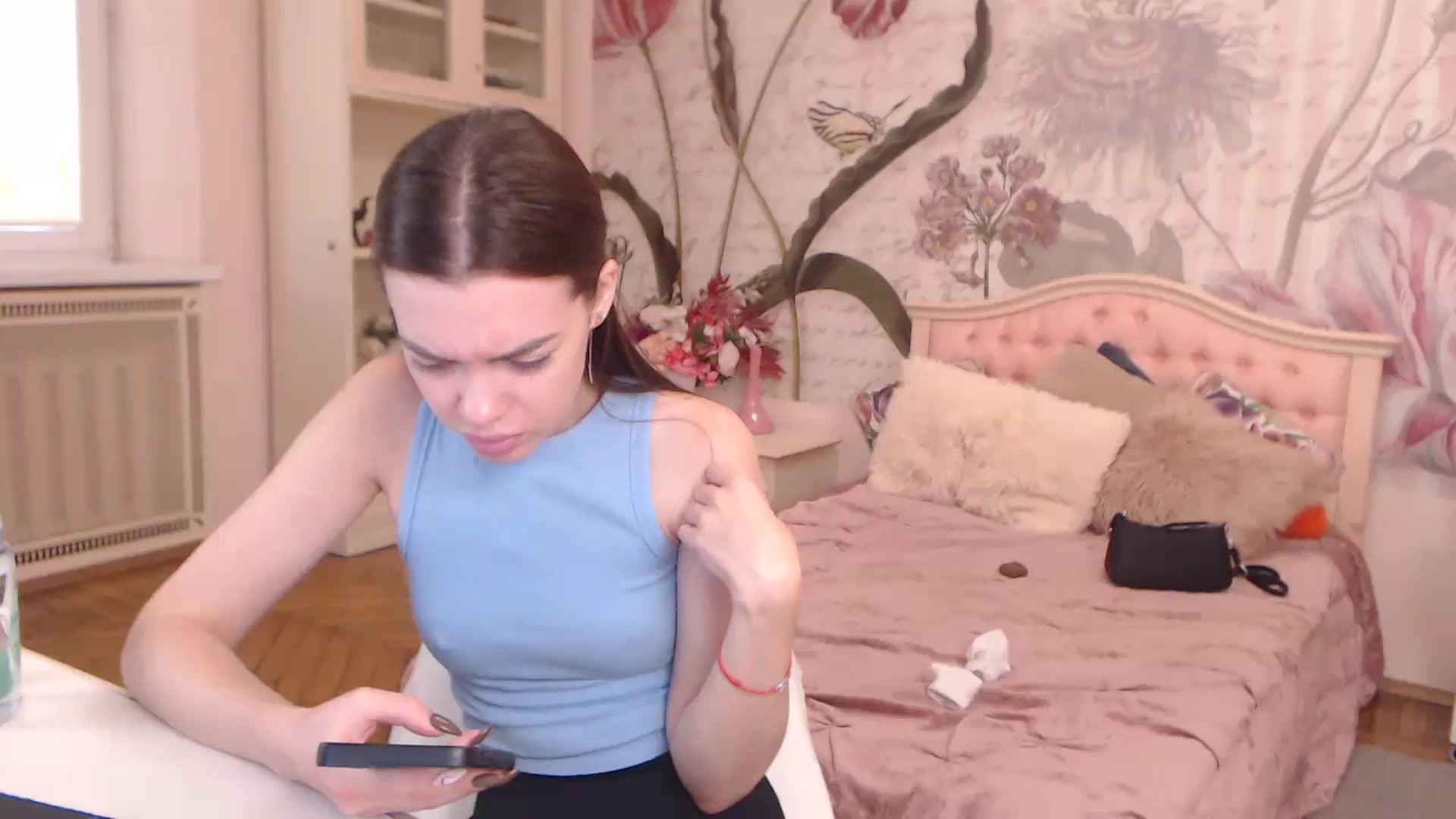Gallery image thumbnail from Alisha_Norris's myfreecams stream on, 09/16/2025, 08:05 image 17 of 20