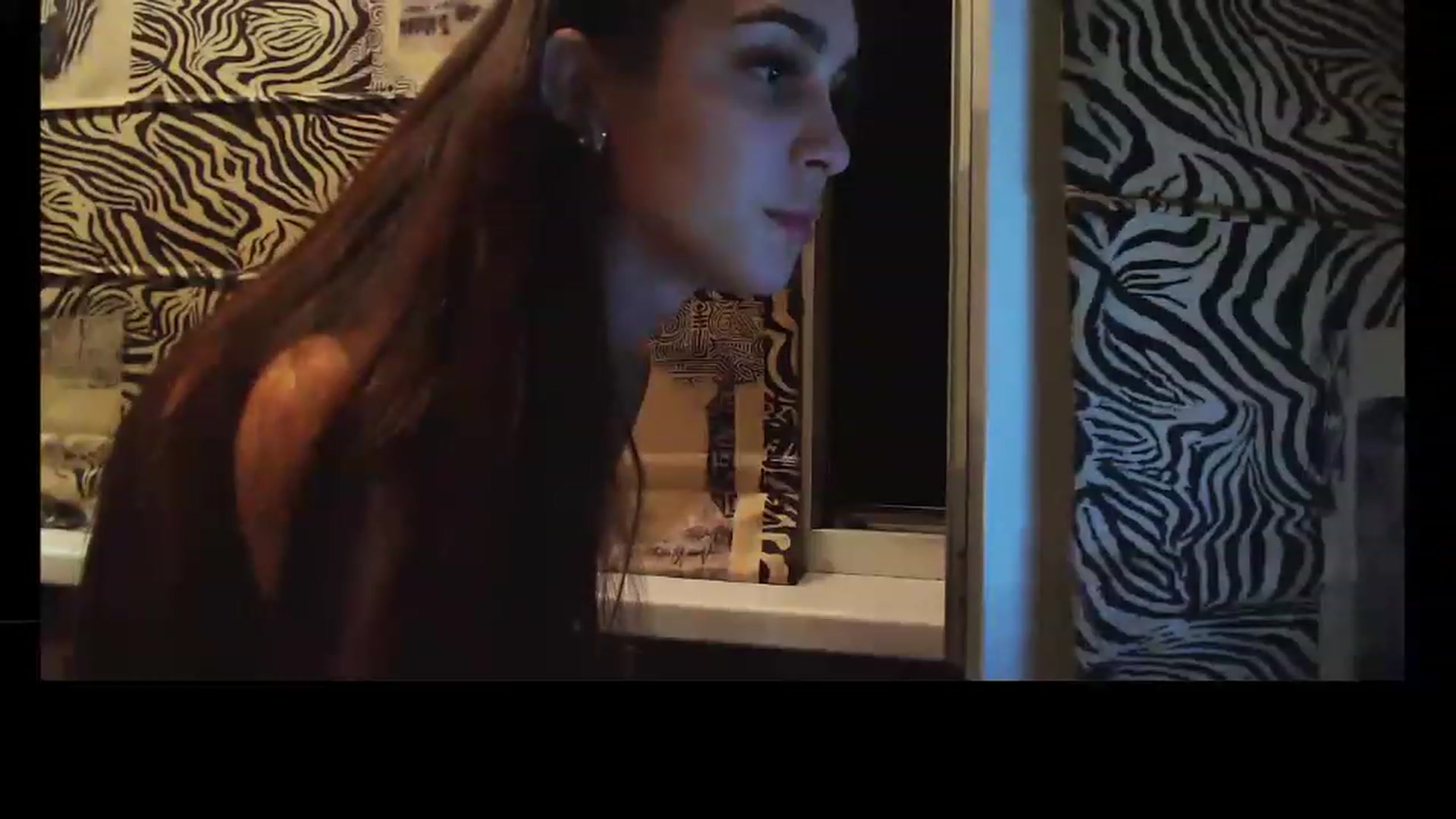 Gallery image thumbnail from Alison_Clarrk's myfreecams stream on, 12/25/2022, 20:23 image 12 of 20