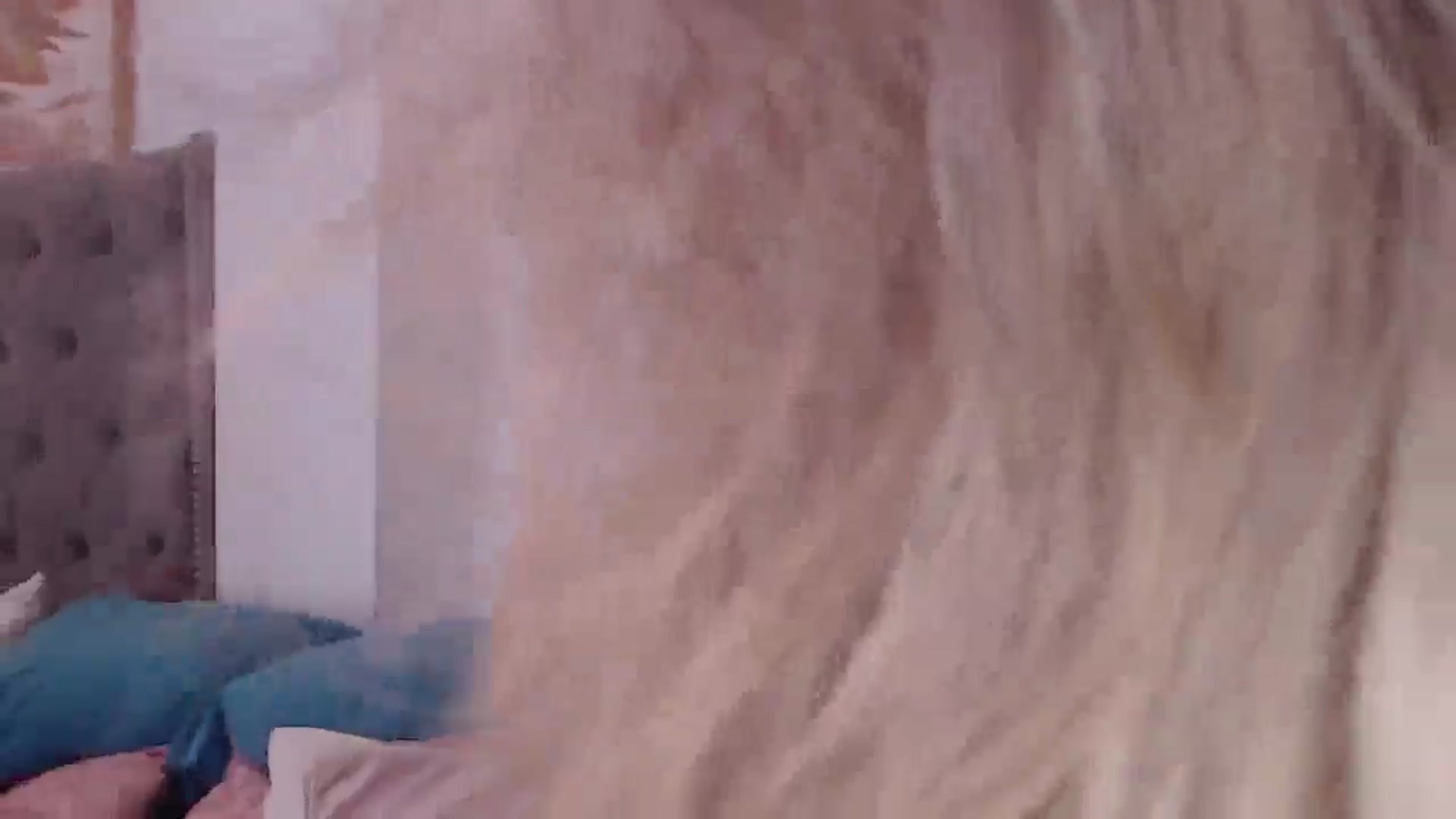 Gallery image thumbnail from Alison_ross's myfreecams stream on, 04/20/2025, 13:42 image 4 of 20