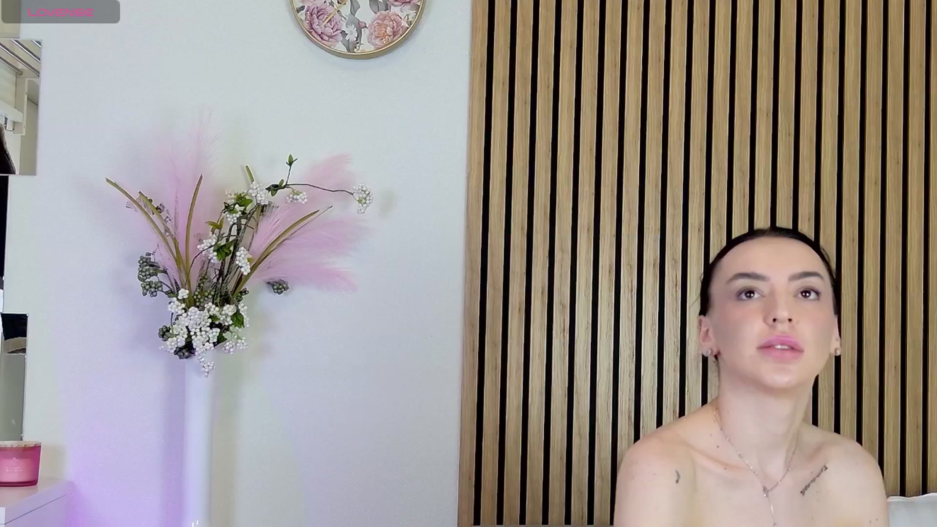 Gallery image thumbnail from AlissaMarks's myfreecams stream on, 04/20/2026, 10:04 image 16 of 20