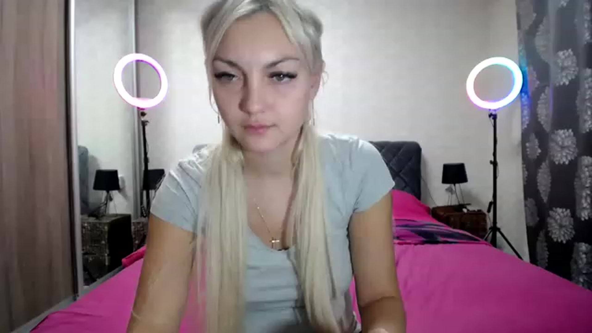 Gallery image thumbnail from AlissaMay's myfreecams stream on, 11/22/2022, 09:17 image 6 of 20