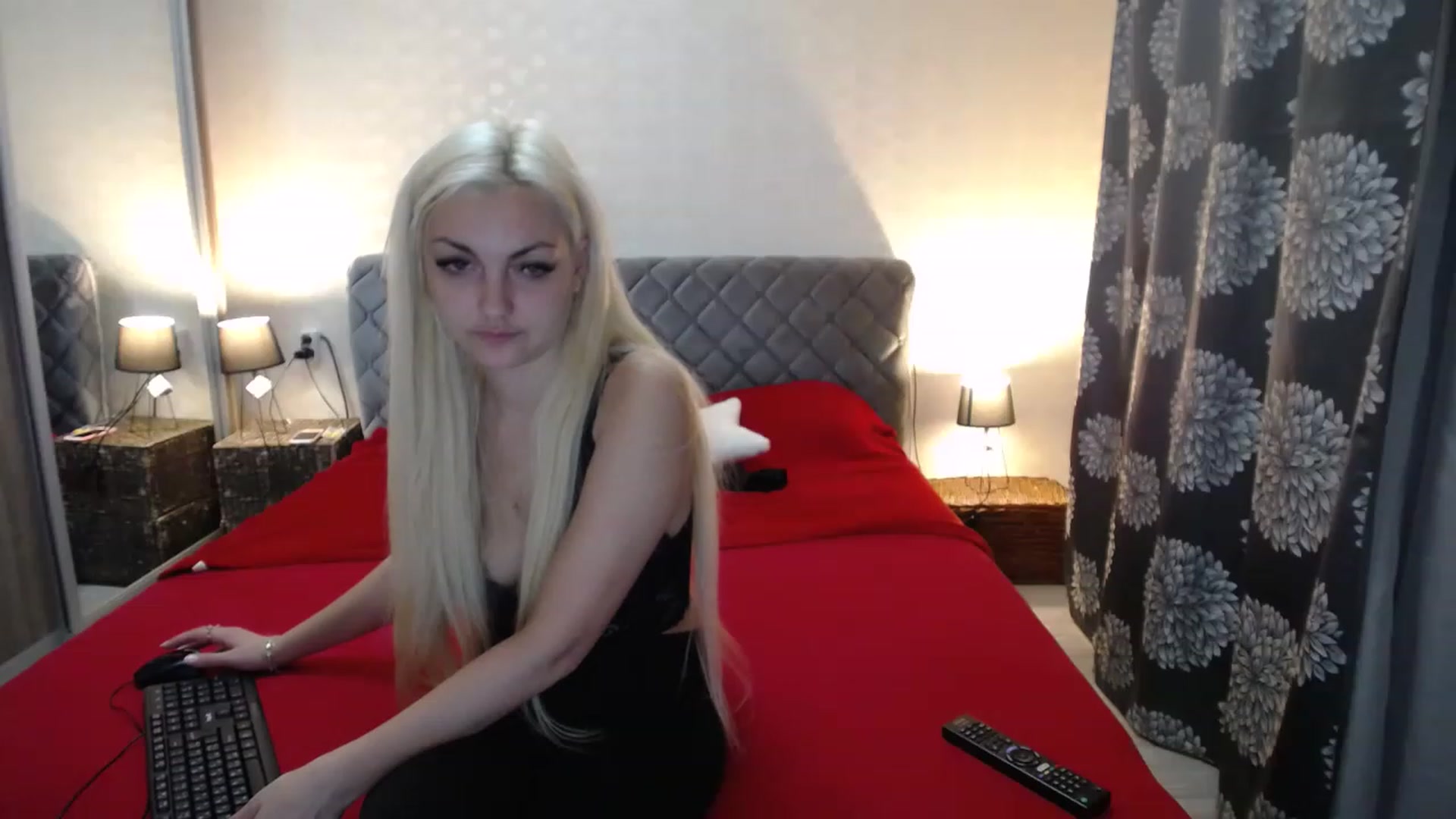 Gallery image thumbnail from AlissaMay's myfreecams stream on, 02/15/2023, 08:12 image 10 of 20