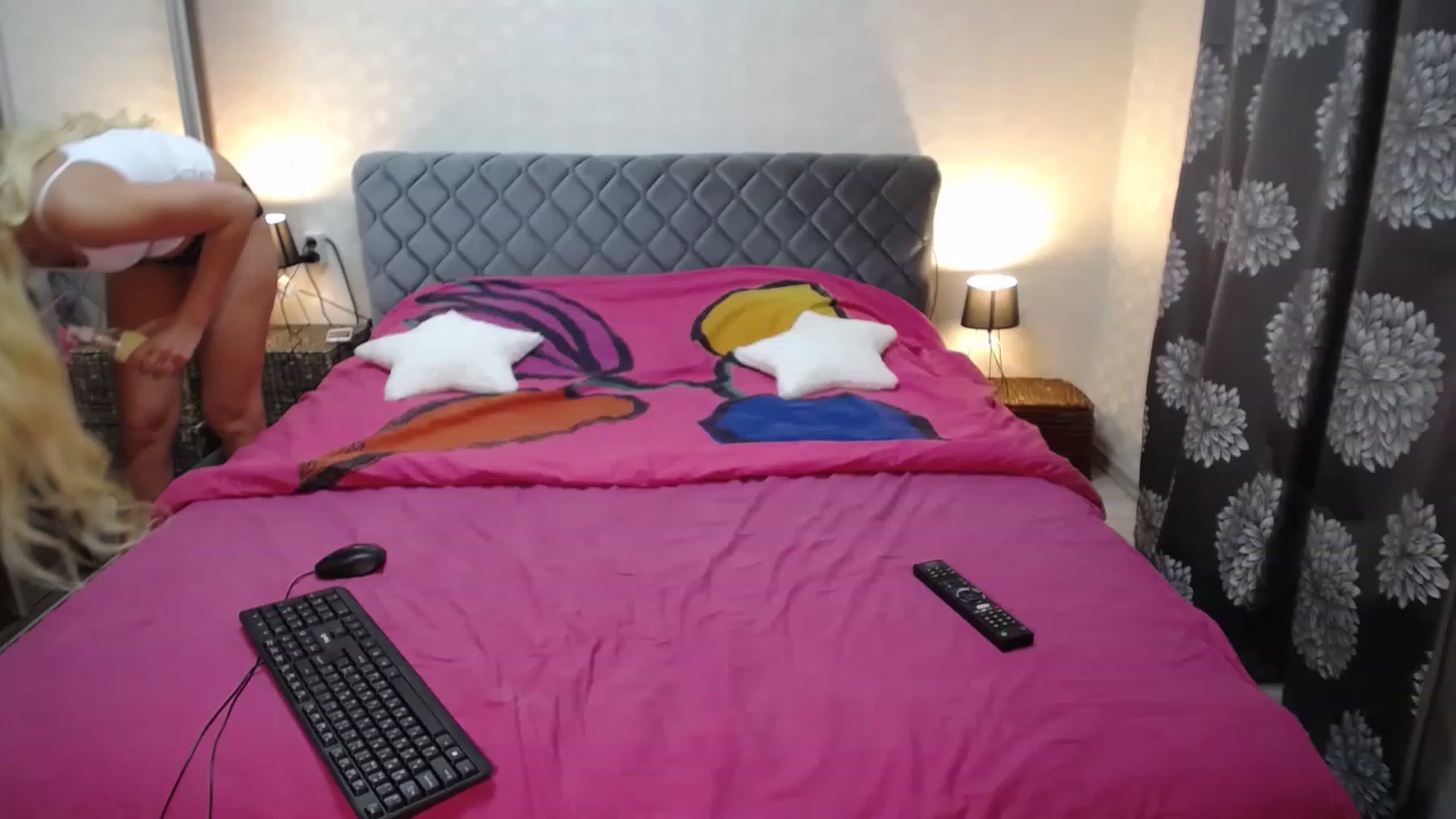 Gallery image thumbnail from AlissaMay's myfreecams stream on, 02/27/2023, 21:34 image 17 of 20
