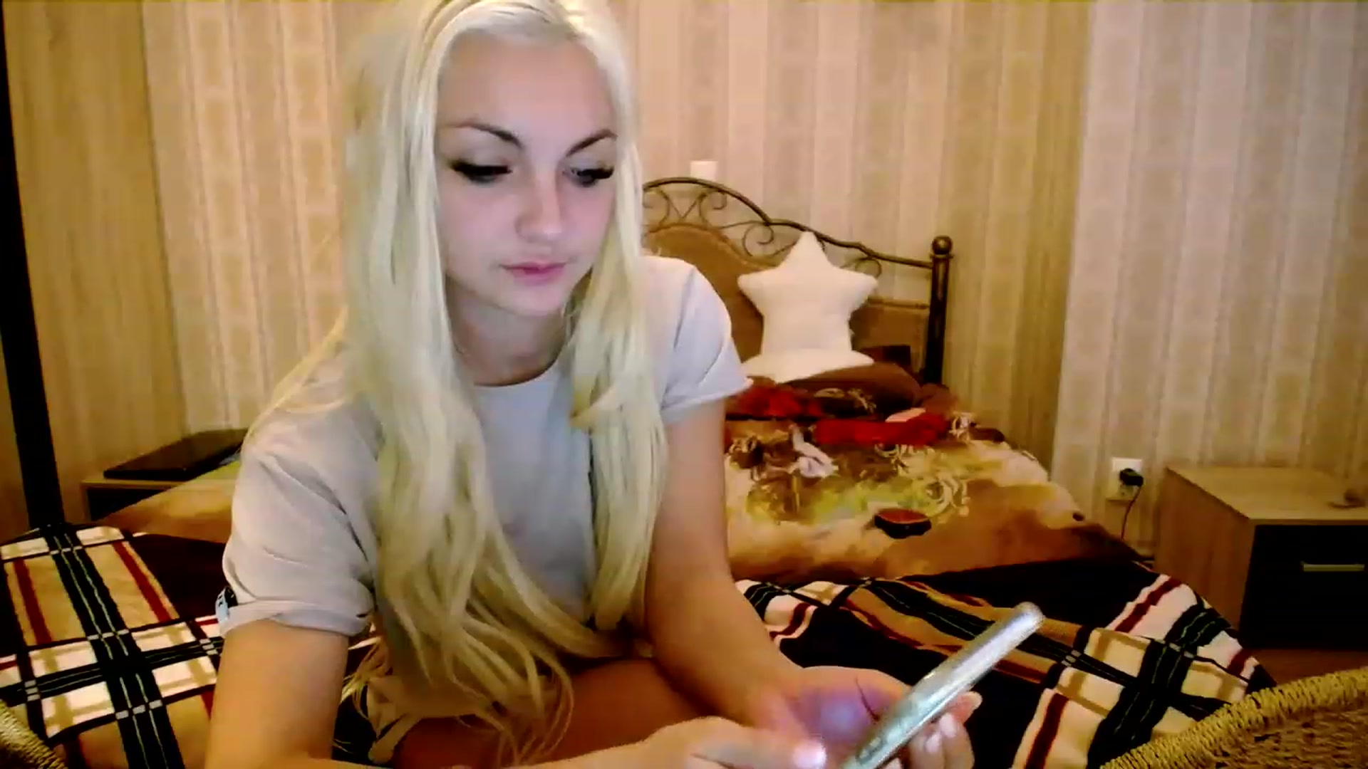 Gallery image thumbnail from AlissaMay's myfreecams stream on, 03/21/2023, 16:33 image 13 of 20